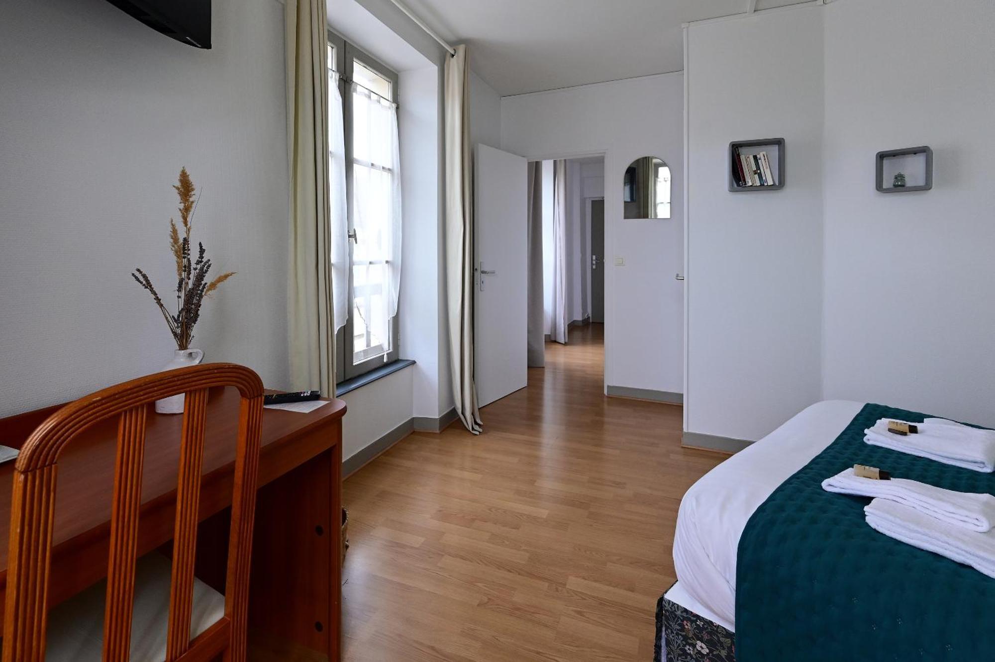Hotel La Cuisine Des Lulus Montainville  Room photo