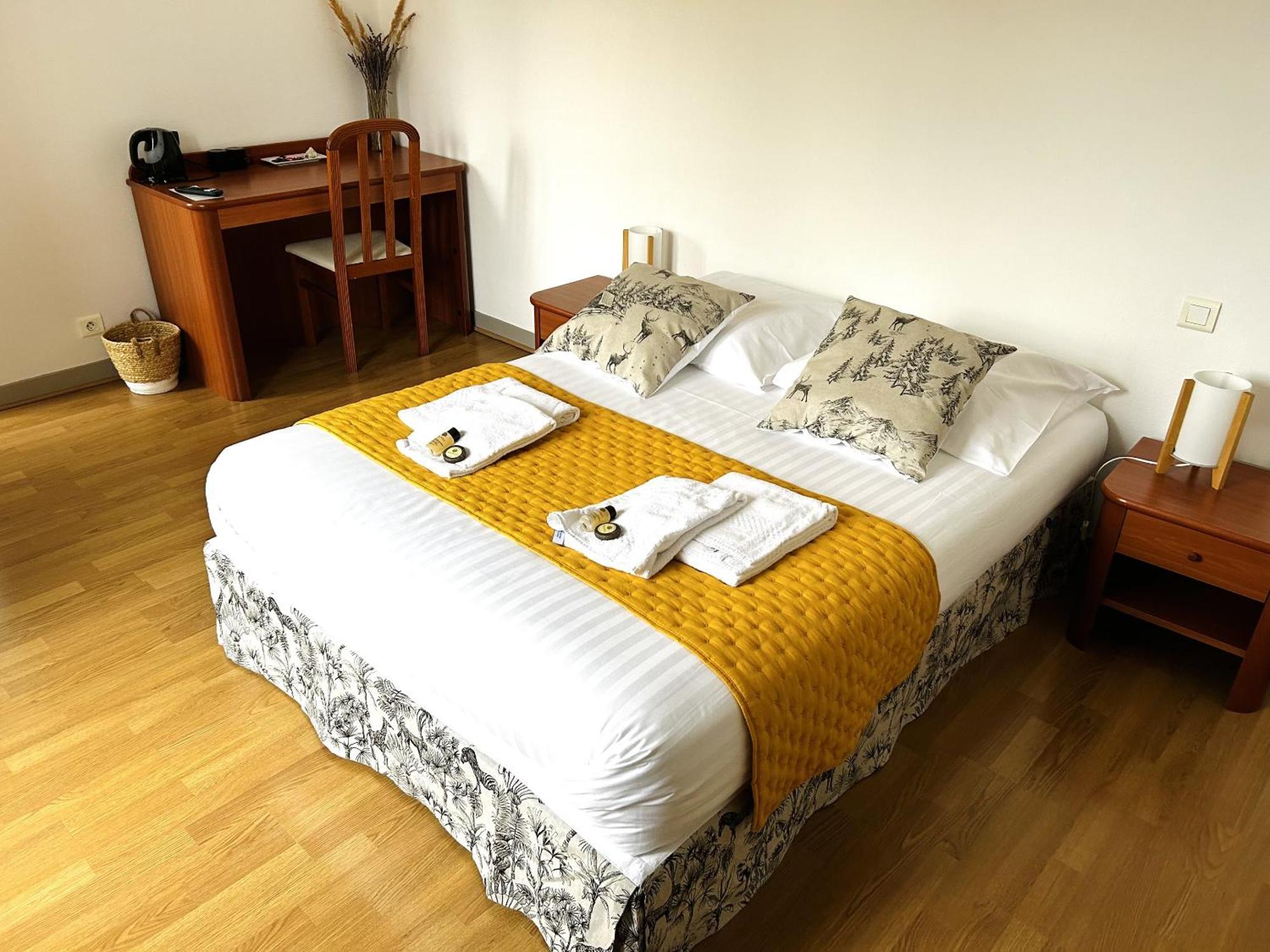 Hotel La Cuisine Des Lulus Montainville  Room photo