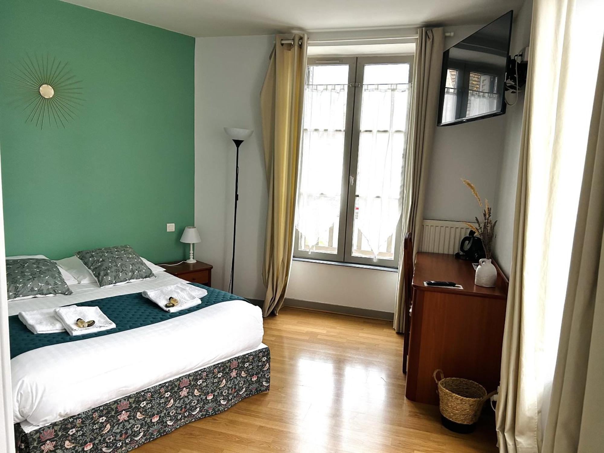 Hotel La Cuisine Des Lulus Montainville  Room photo
